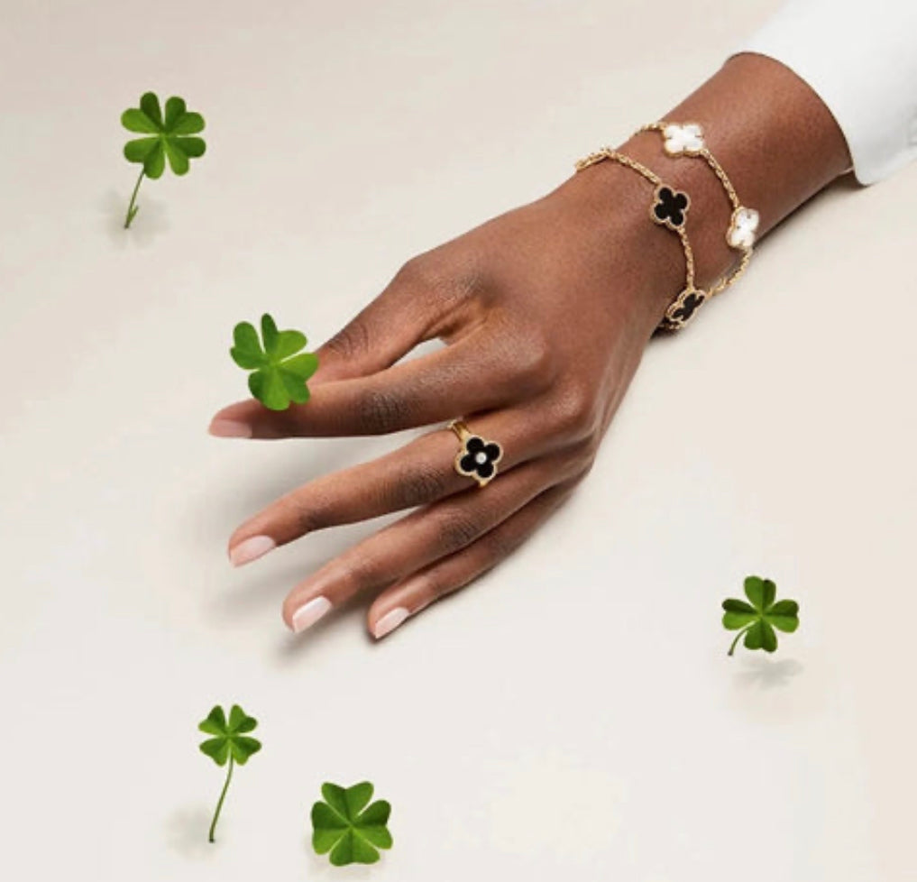 BRACELET MOP NOIR CLOVER 5 MOTIFS