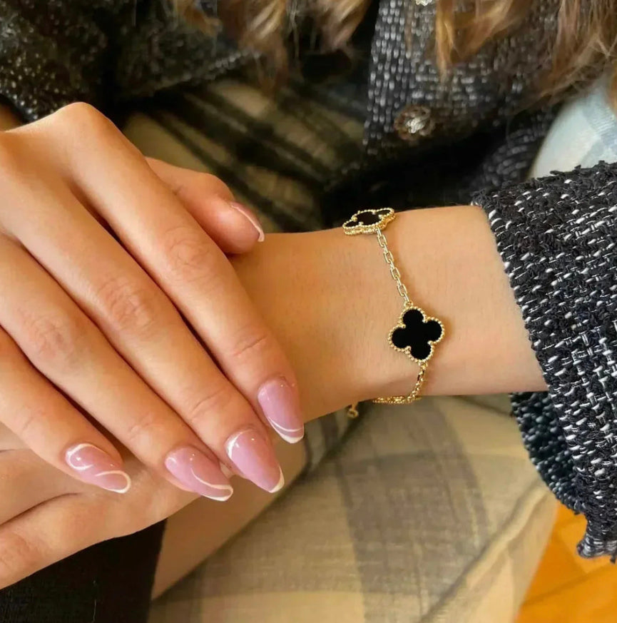 BRACELET MOP NOIR CLOVER 5 MOTIFS